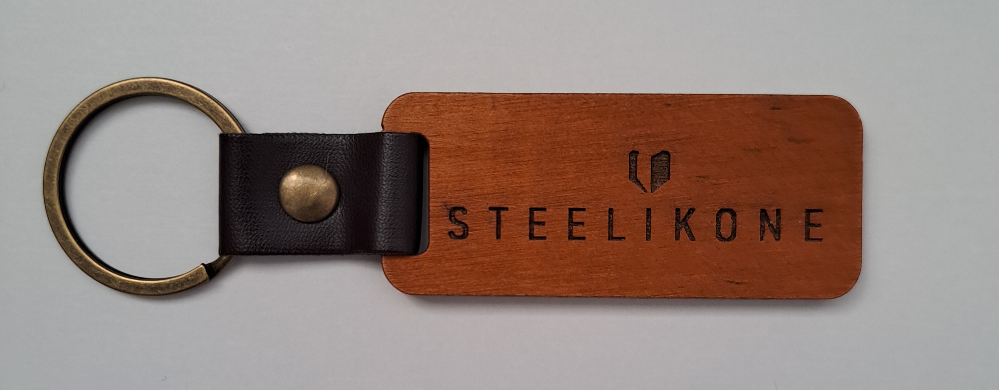 STEELIKONE Schlüsselanhänger aus Holz